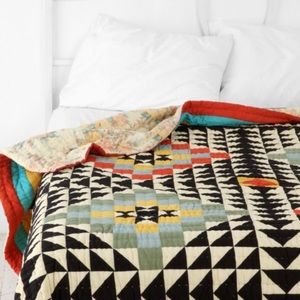 UO Kaleidoscope reversible quilt- twin xl